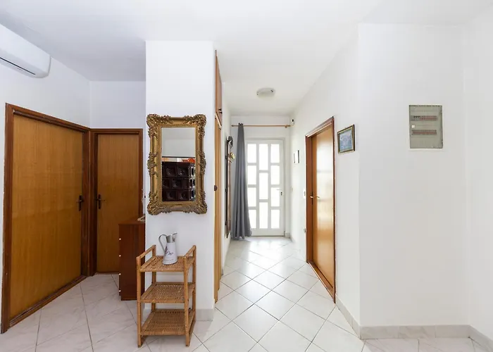 Holiday home Kuca Za Odmor Pixie Vrsi