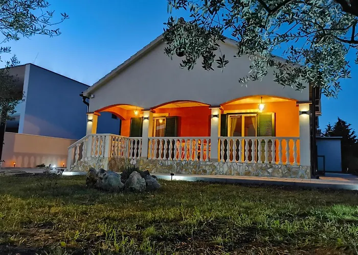 Holiday home Kuca Za Odmor Pixie Vrsi